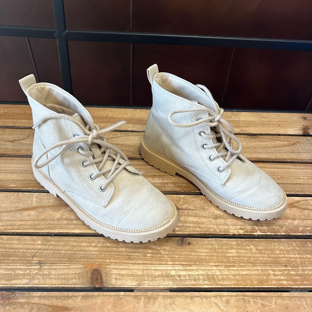 Old Navy combat boots size 2